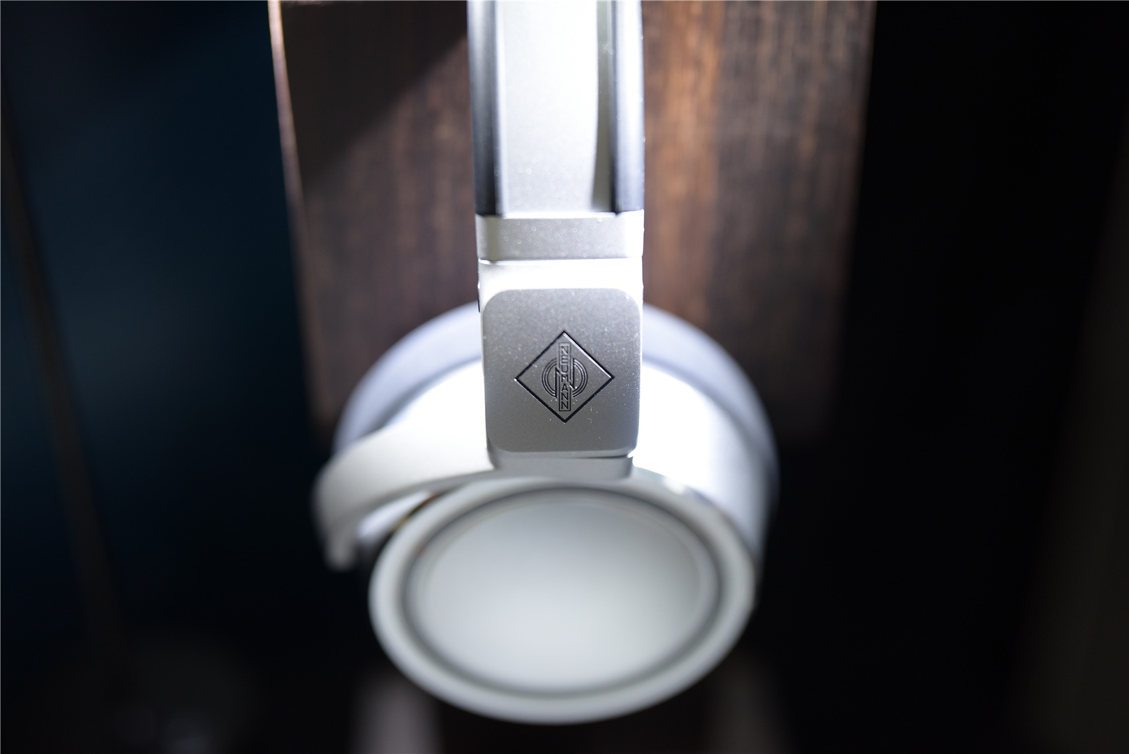 一机实现HiFi、监听和便携性，说说天域联达NeumannNDH20试听会