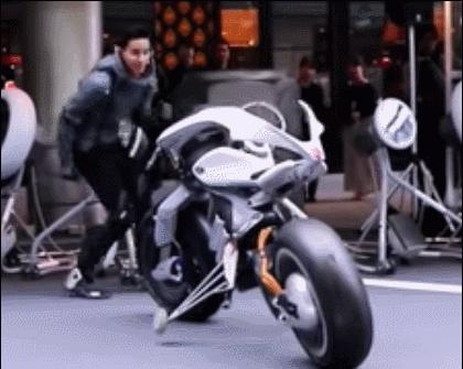 做乐器、摩托、快艇、游泳池…日本「YAMAHA雅马哈」有多狂？