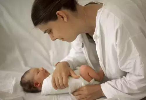 摘子宫环有什么危险么,摘取子宫手术有危险吗