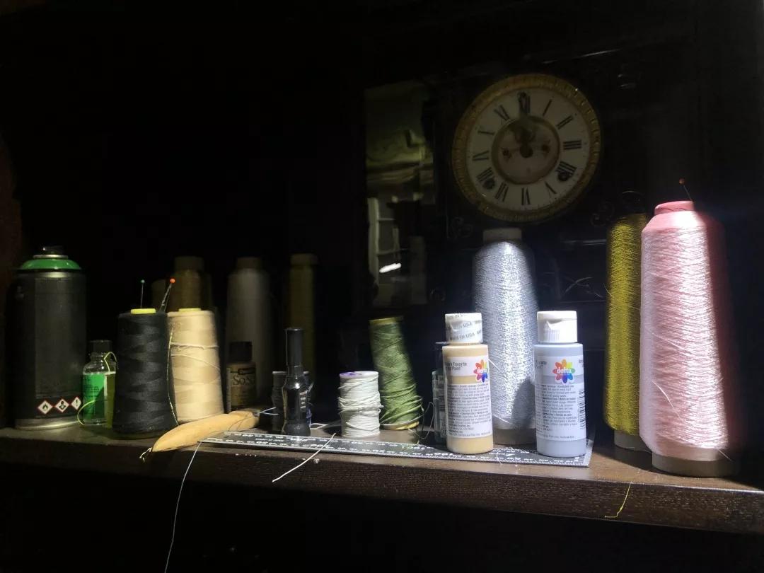 专访|“头大戴不下”怎么办？帽匠设计师Coco跟你聊帽子的学问