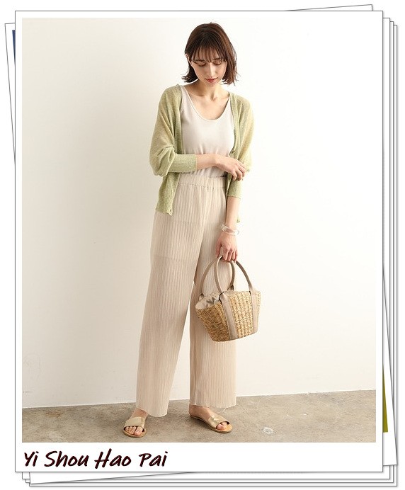 春夏米色裤子最佳搭配上衣,夏季米色裤子与上衣搭配图