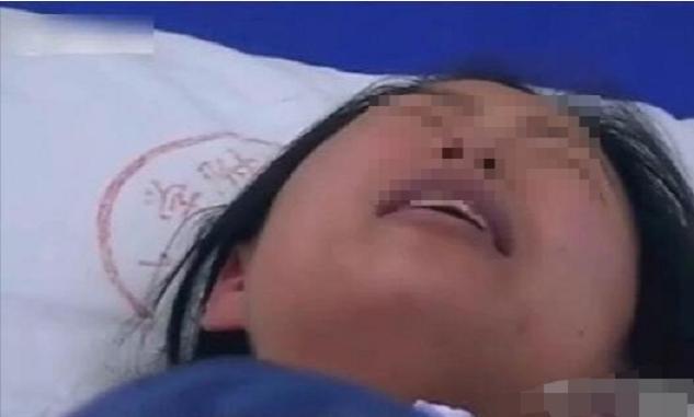 顺产时，产妇忽然说：什么东西夹到我了！医生：别怕，我都见惯了