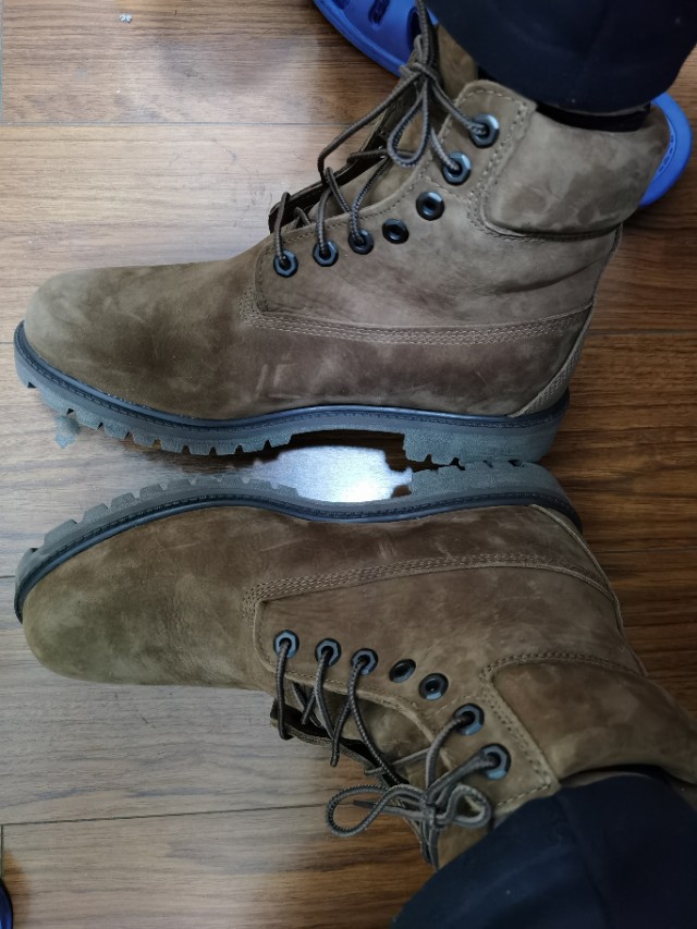 踢不烂大黄靴磨脚踝,踢不烂大黄靴滴上油了怎么办