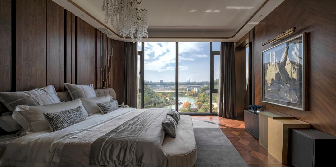 看完观山湖单价4w+的别墅,我举手点了个赞,低头拍了下包