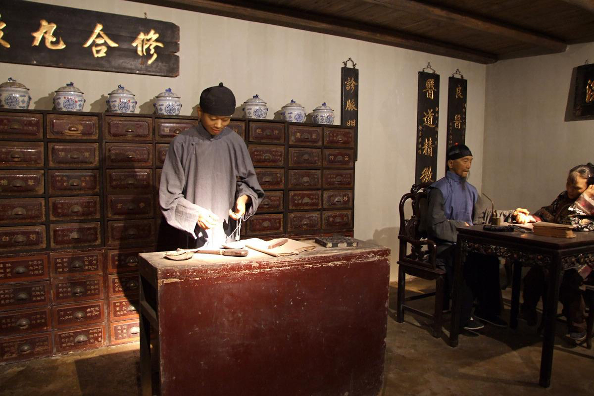 *霜砒**治大病，中医张亭栋获未来科学大奖，我们应该怎么看中医？