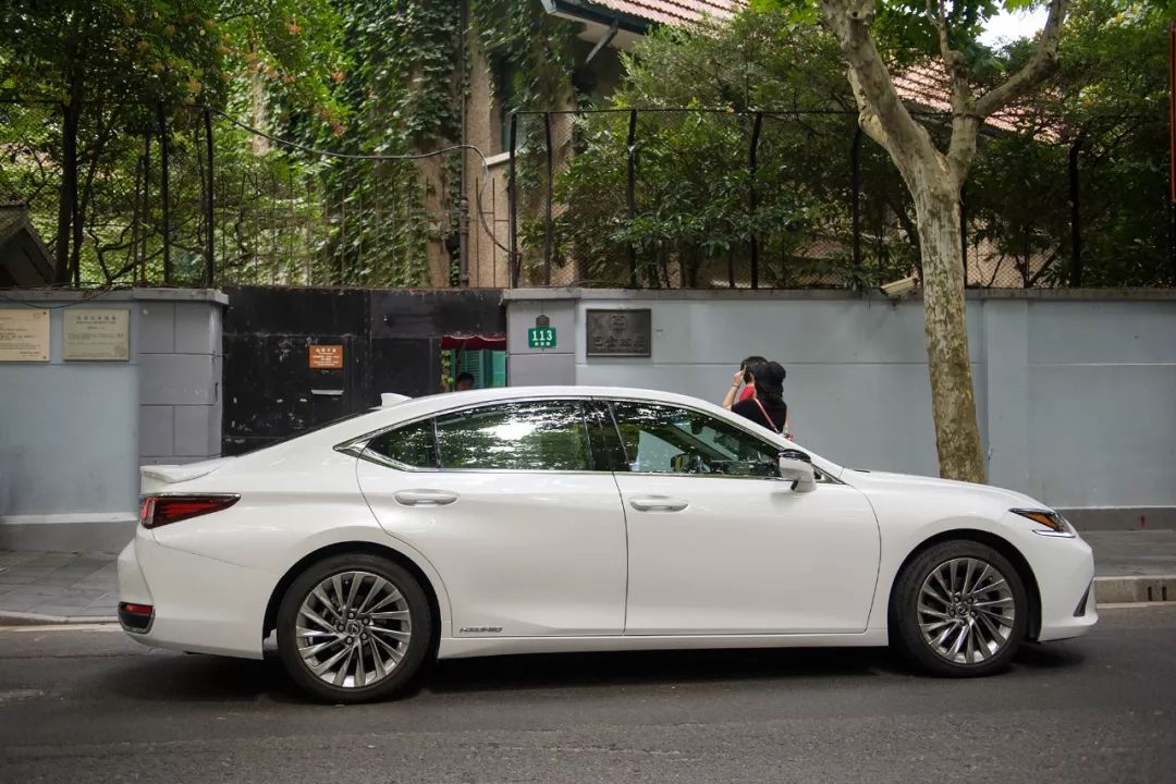 开雷克萨斯es去川藏线,开雷克萨斯es路上视频