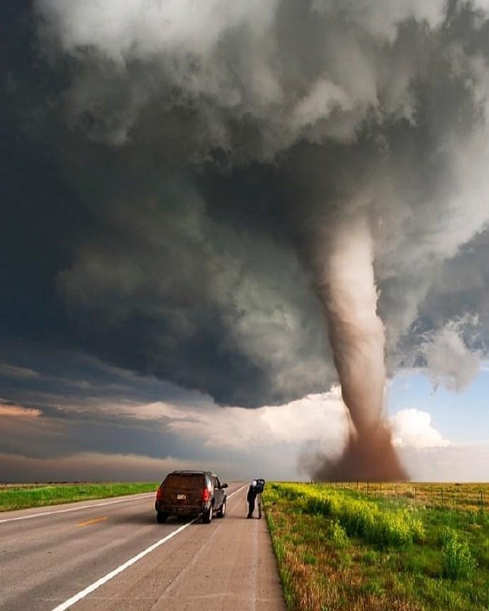 黑人球星拒绝下跪，球衣销量暴涨