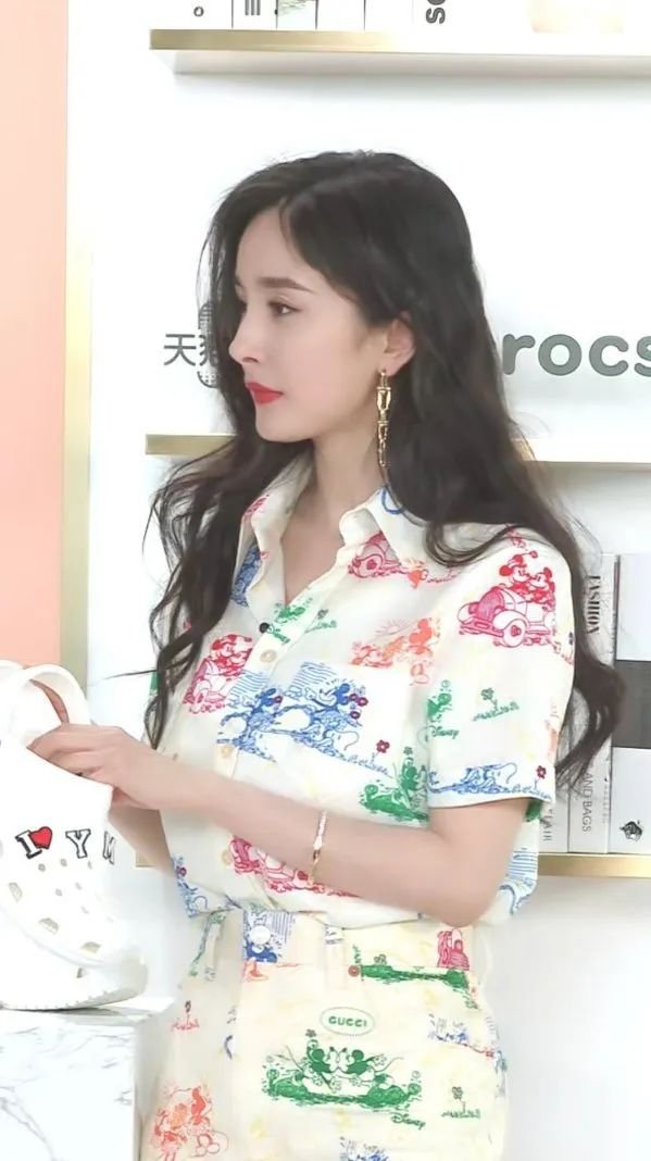 李佳琦曾对杨幂开黄腔,李佳琦和杨幂在直播间说了什么