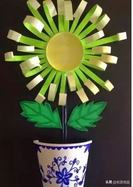 用两个纸杯手工制作纸杯娃娃,用纸杯做的纸杯手工