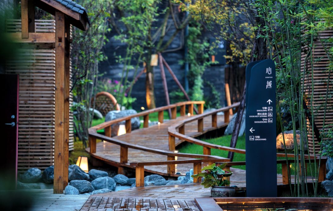 成都市内泡汤温泉第一名,成都周边温泉谷