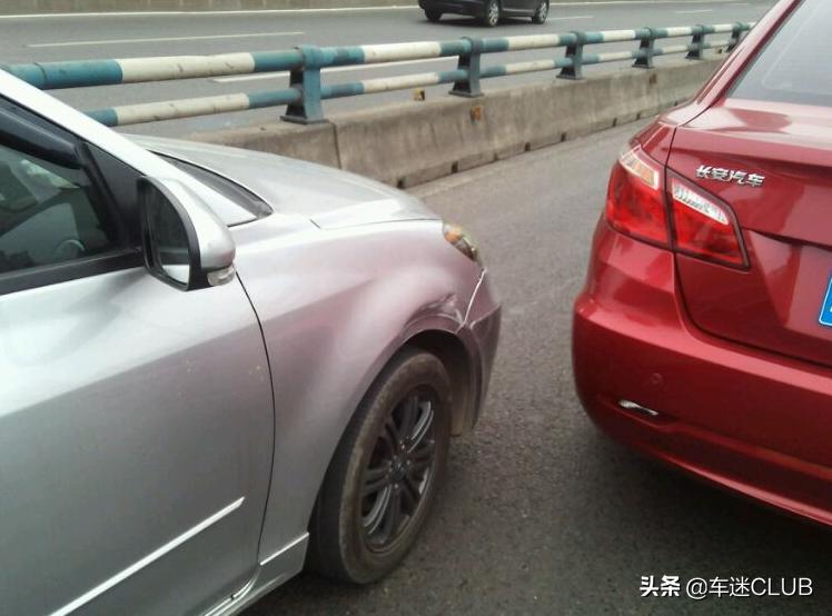 开车出现碰擦如何报警,车子发生轻微擦挂对方一直不处理