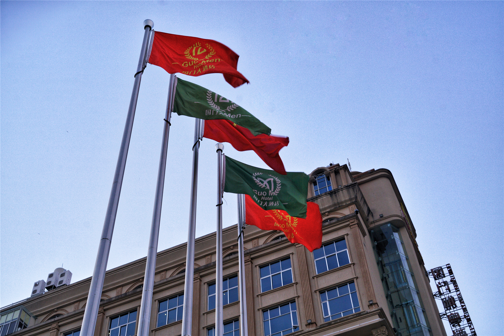 这个国家的男人以戴绿帽子为美，女人个个都很苗条