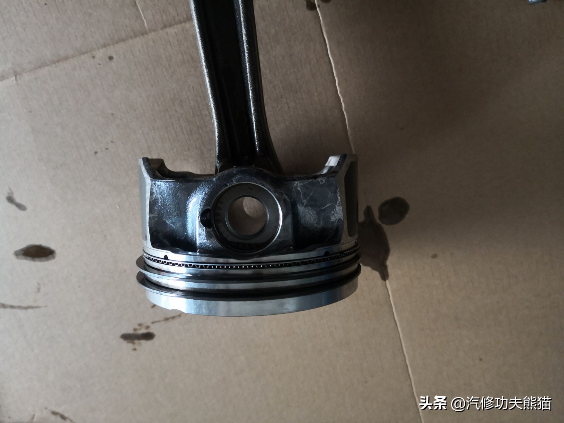 奥迪为何不能解决发动机烧机油,奥迪q5lea888三代发动机烧机油么