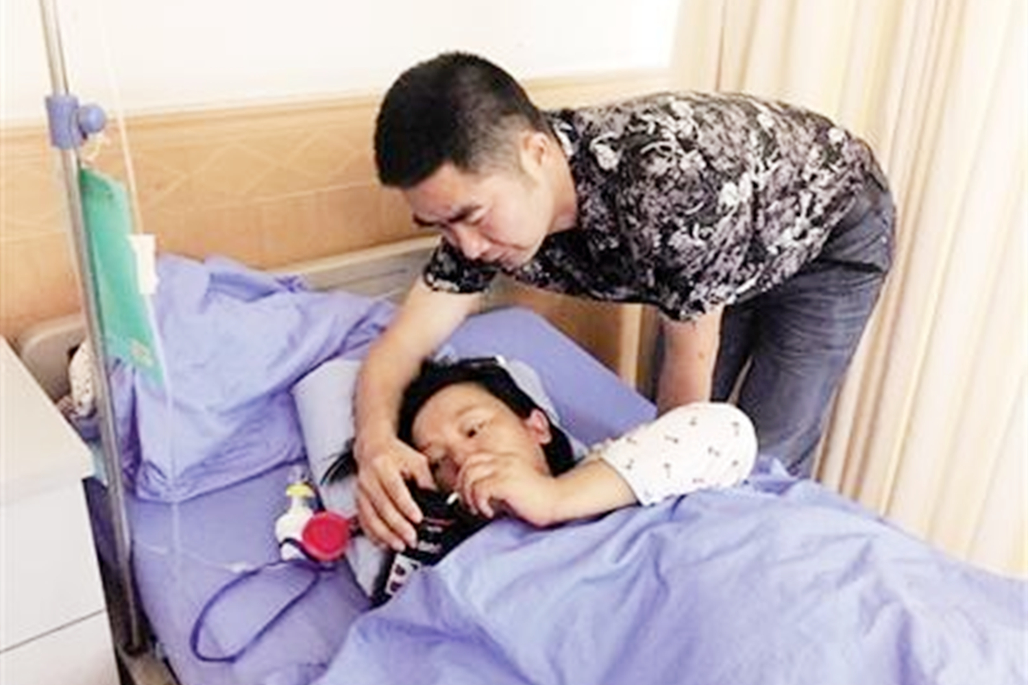 妻子生完孩子丈夫应该怎么做,老婆生完孩子丈夫需要做什么