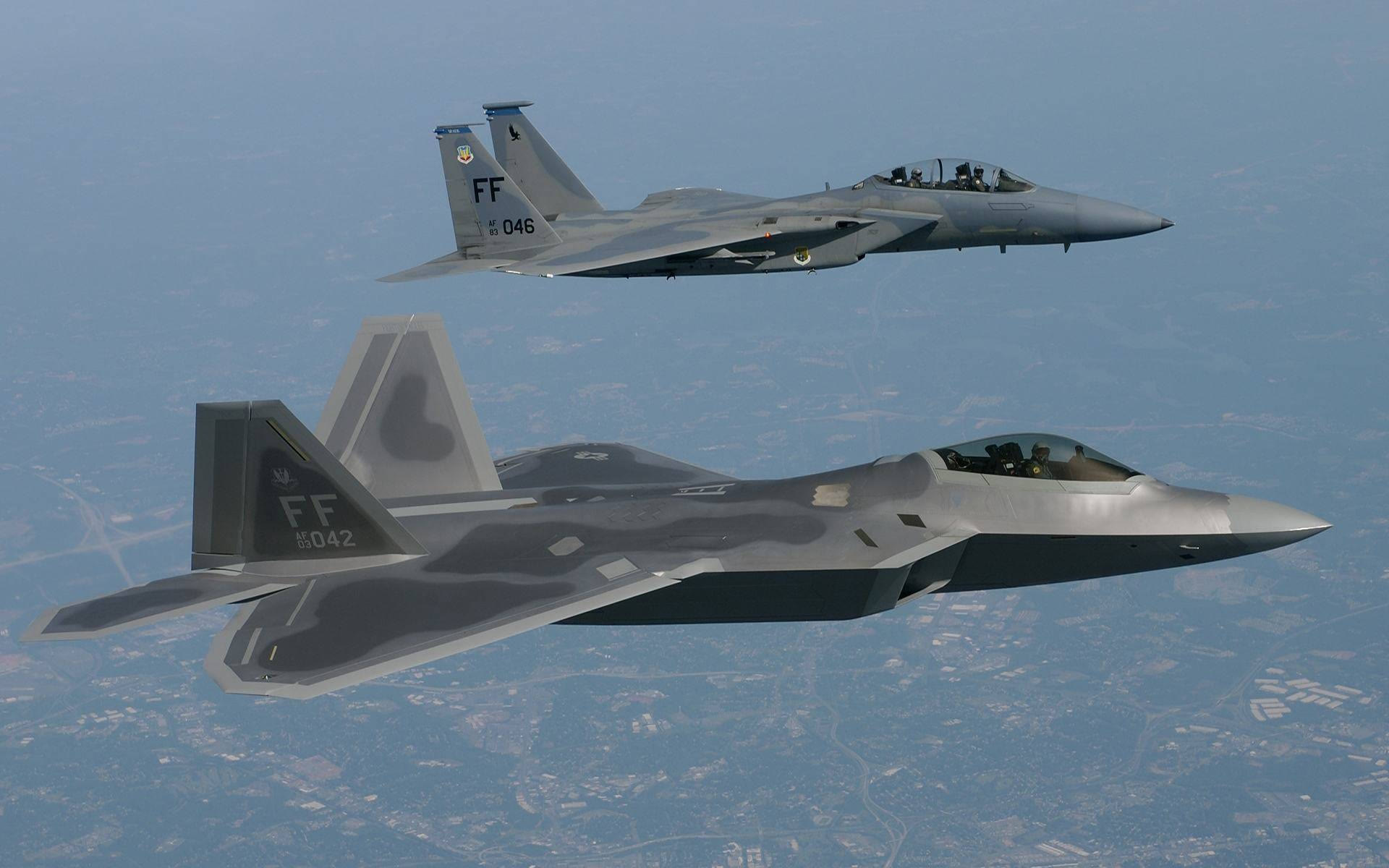 中美歼20,歼20打f22战斗机谁会赢