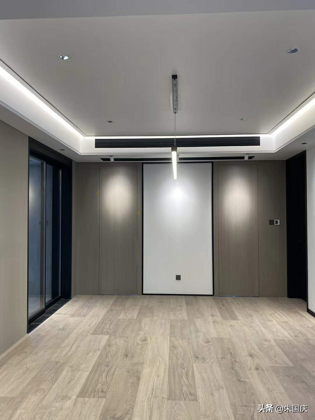 大金空调e-max系列4匹中央空调,空调挂机和中央空调怎么选