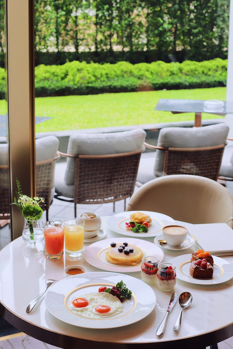 住进这座香港潮牌酒店，像是完成了一趟艺术旅行