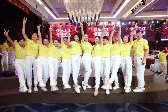 巨邦快乐集结号丨看见了，其中一艘游艇上，是我们的船长大舅哥