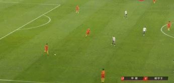 一点儿不好笑，蹴鞠老板停球出界算什么，国脚停球失误才叫业余