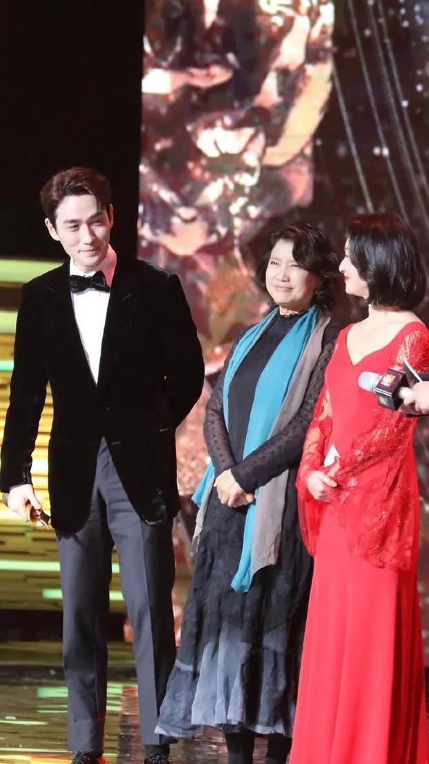 叛逆者朱一龙挺身而出,叛逆者朱一龙为朱珠出头是哪一集