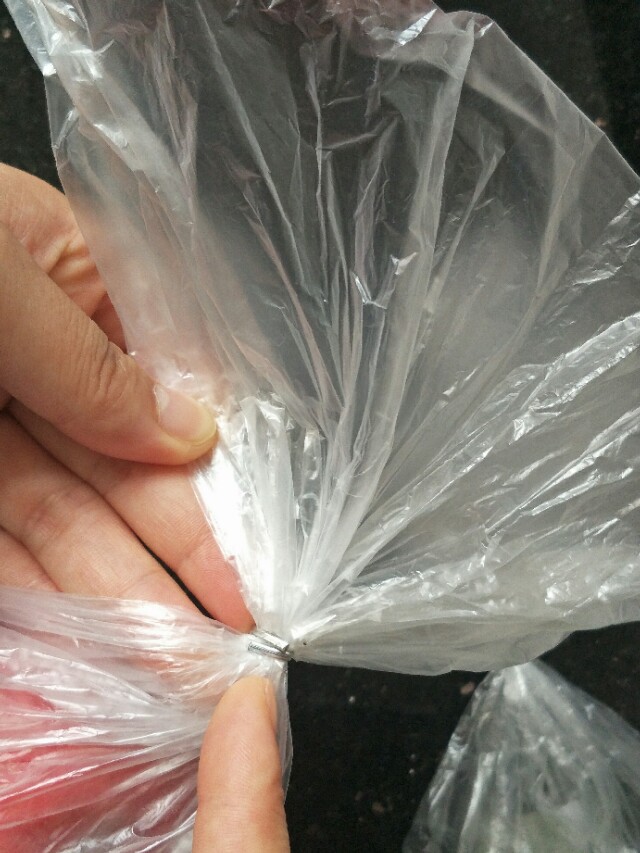 塑料打包扣怎样解开,塑料袋结构处理方法