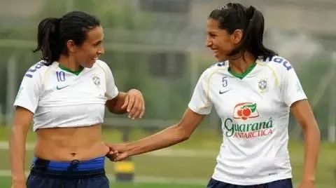 3个在家就能做的懒人瘦腰动作,宅在家胖十斤怎么减肥