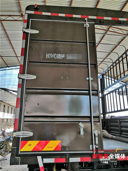 独家|专门生产超重超长不合格货箱*安泰**一货运车辆非法改装窝点被交警部门“一锅端”