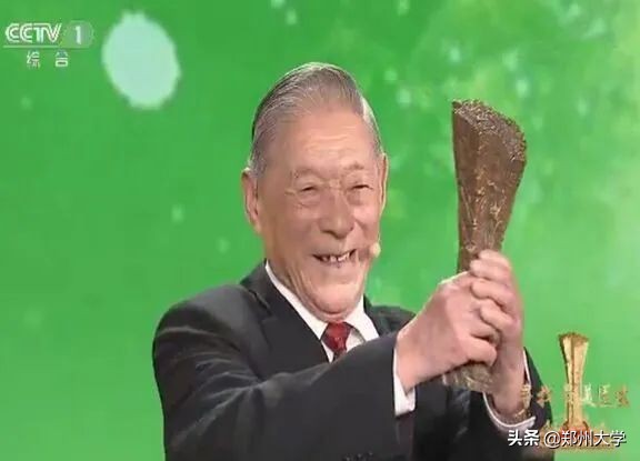 致敬他,致敬为医学奉献终生的人