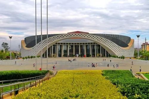 鏂颁簹娲蹭綋鑲插煄杩愬姩鏄ュ煄,椋庡皻涔嬭