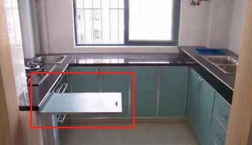 绝了！朋友家橱柜只有手臂那么长，灶具竟然斜着装