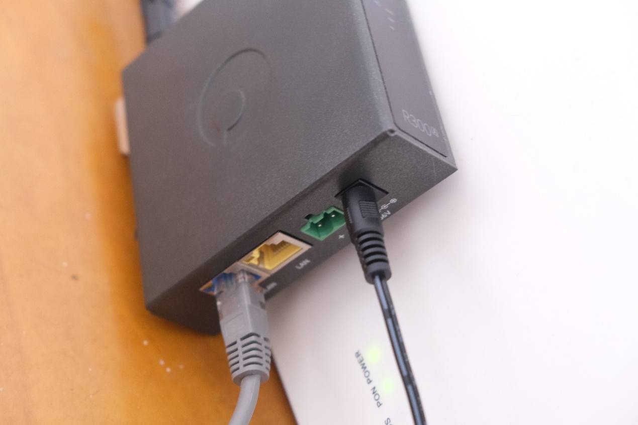 蒲公英4g工业级无线路由器r300,蒲公英4g路由器r300a和r300s