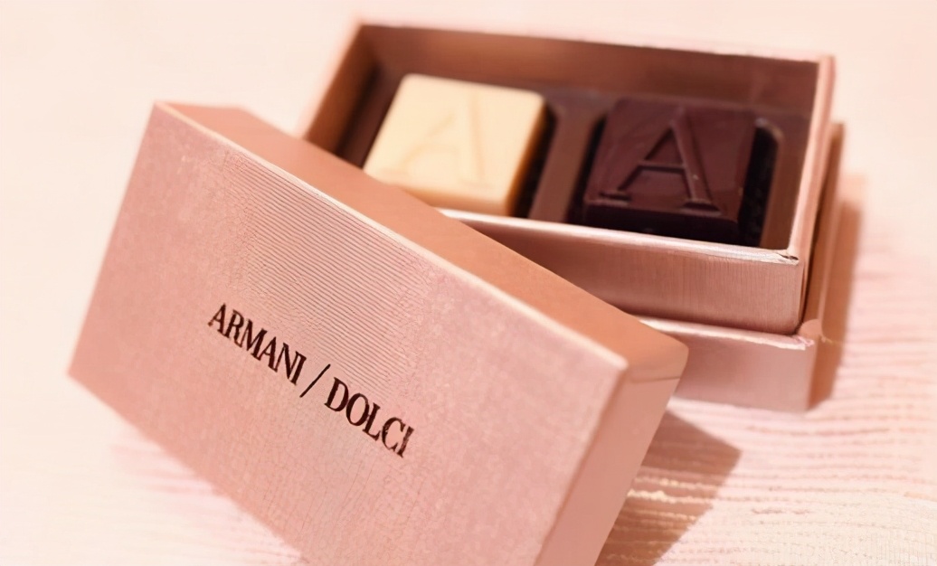 武汉一整形机构*脑洗**女大学生签高息*款贷**，称颜值即未来，外貌焦虑