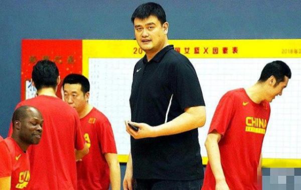 怒斥裁判,姚明回应裁判处罚