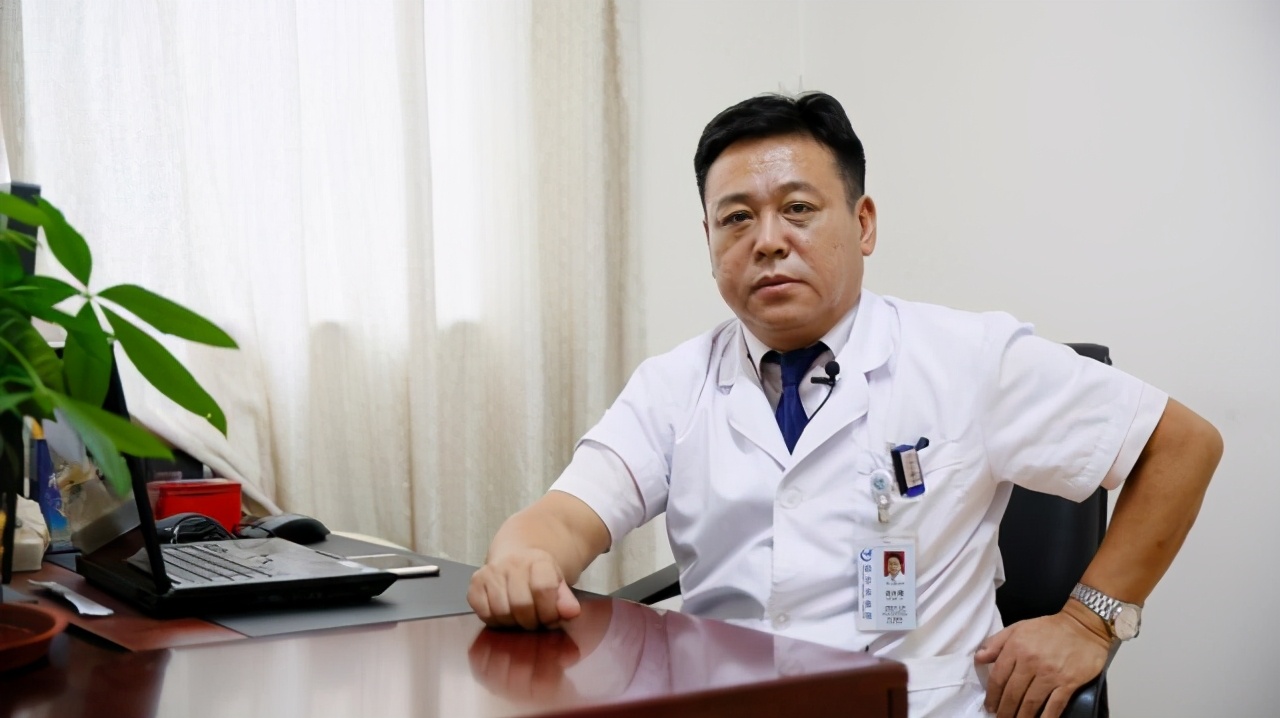 颈动脉狭窄头晕是什么症状,颈动脉狭窄引起头疼头晕怎么治