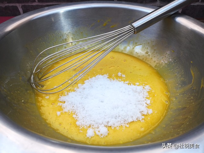 戚风蛋糕蛋黄糊有颗粒会怎么样,戚风蛋糕蛋黄比蛋白多