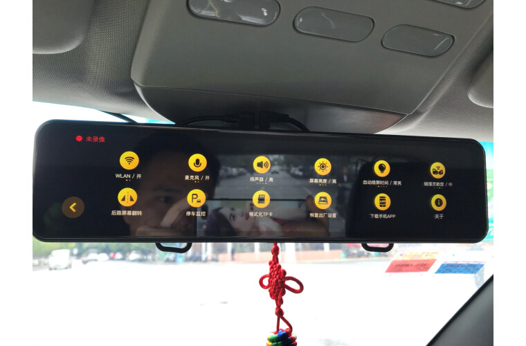 全面屏设计，前后双录不惧黑天白夜！盯盯拍E5评测