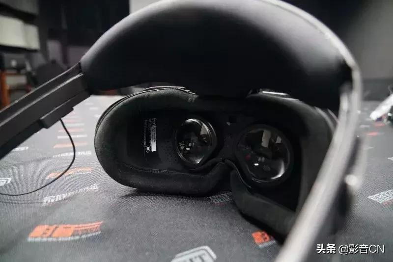 爱奇艺奇遇2代VR一体机：在家也能享受的虚拟巨幕影厅