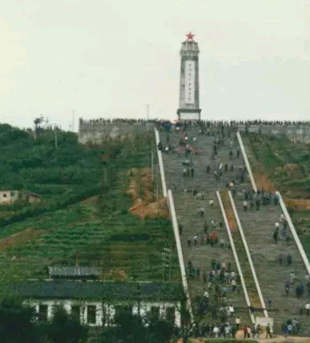 70年代的桂林象鼻山码头老照片,那些老照片里的珍贵记忆