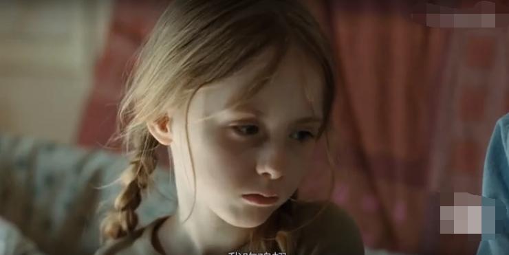 男孩背后长了一只翅膀,男孩身上长了一对翅膀是什么电影