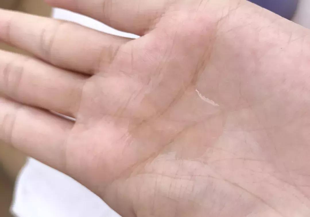 适合所有肤质的水乳国货,适合油性皮肤的水乳套装国货