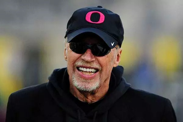 nike总裁菲尔奈特怎么去世的,nike是真的耐克吗