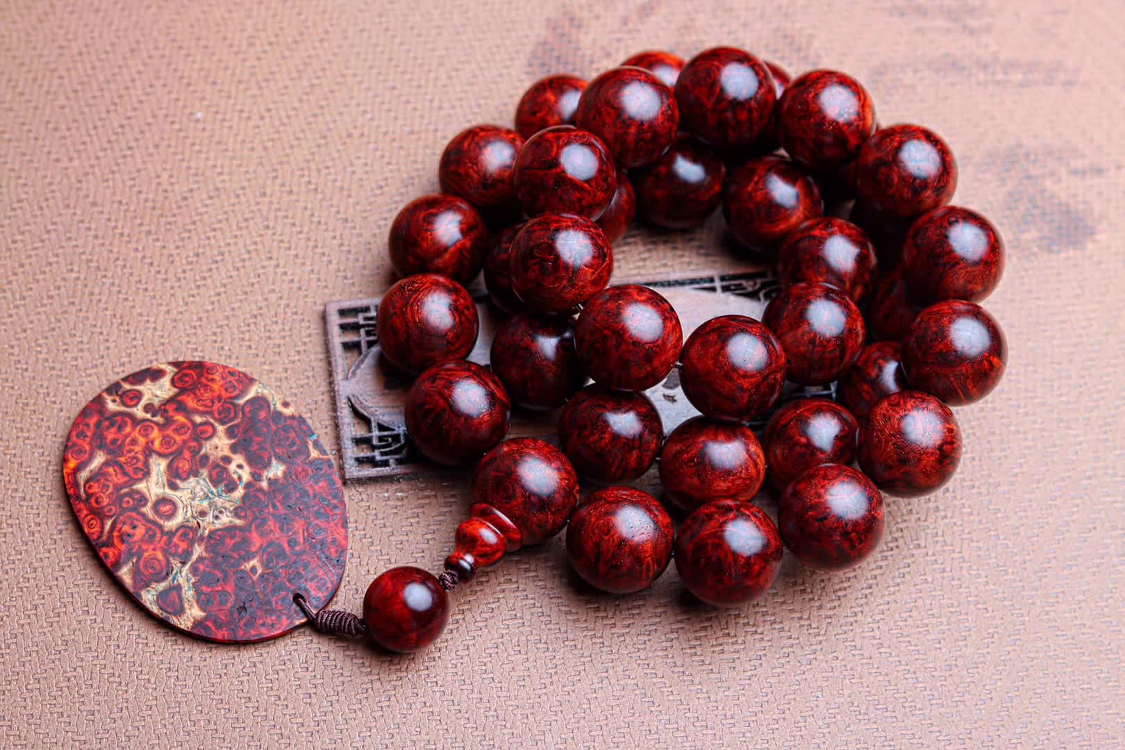 花梨木手串开裂怎么办,红木手串开裂什么原因