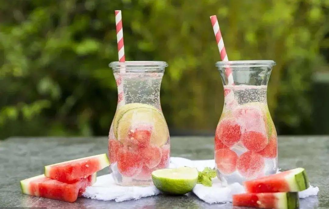 气温过高晚上如何解暑最快,气温上升1度食欲下降