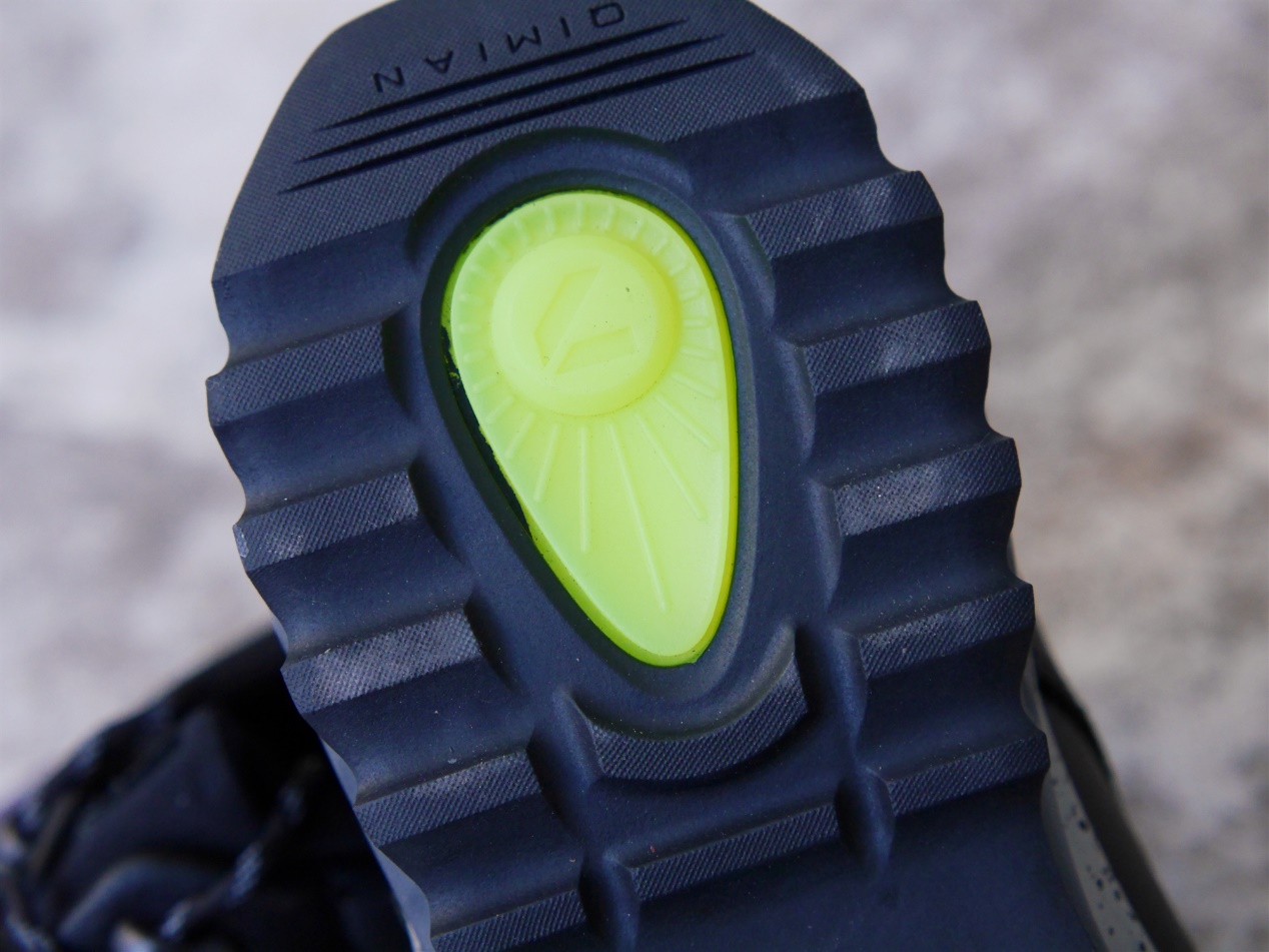 小米入侵皮鞋市场,商场实体店几千元的真皮皮鞋它只卖369