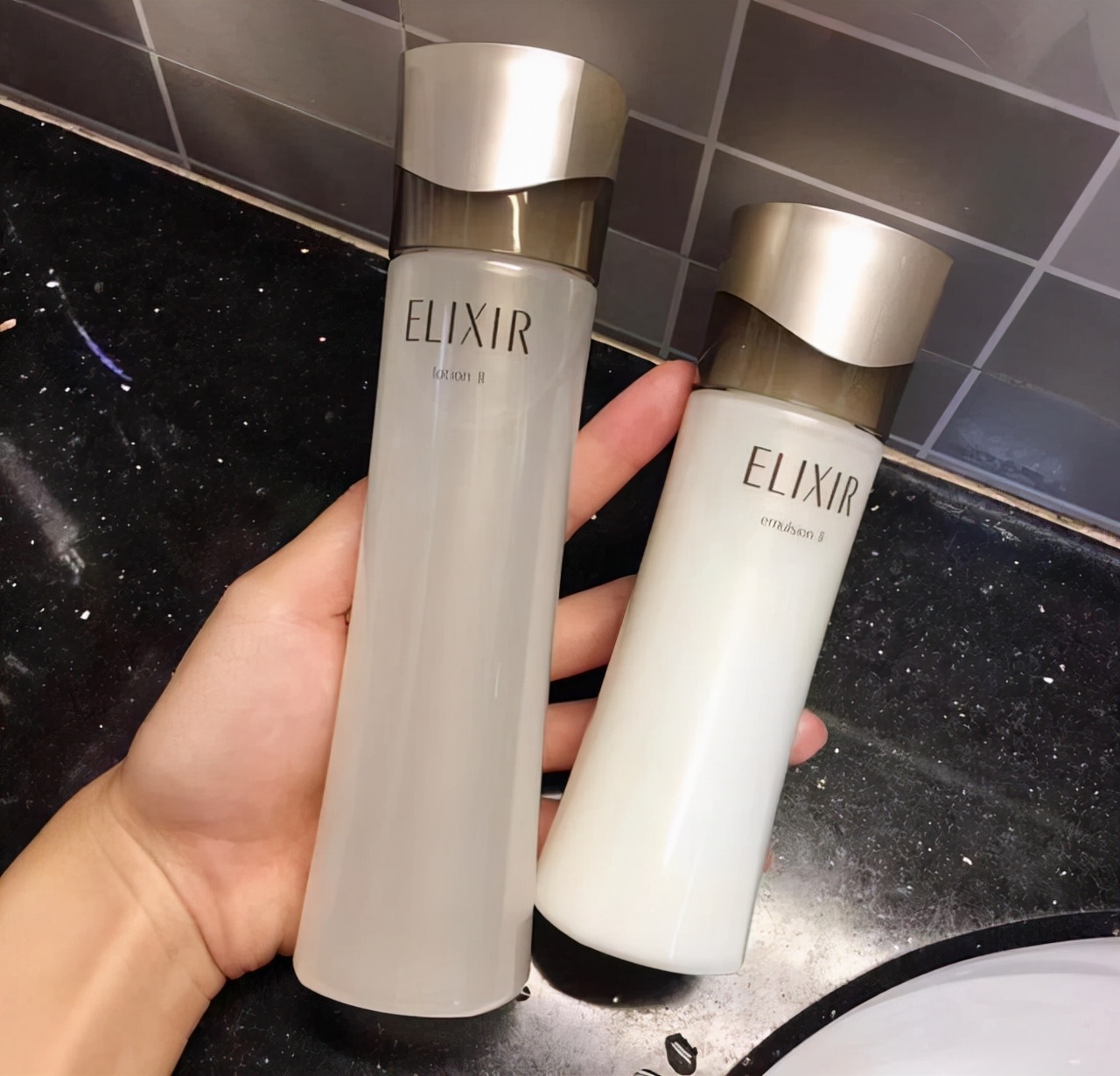 抗老水乳25-30岁护肤品推荐第一名,50岁以上适合资生堂悦薇水乳