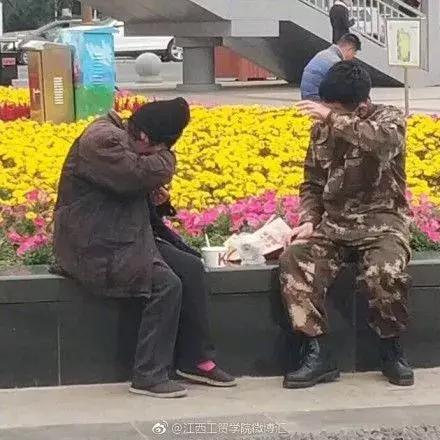 情感23张图片,23张爱与人性的照片