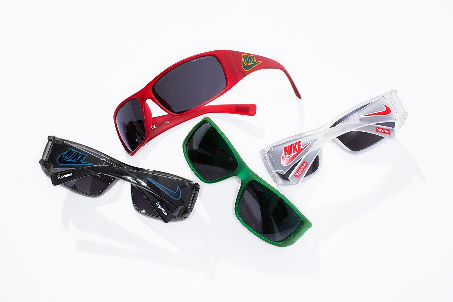 supremenike联名外套,supremexthenorthface18ss联名款开箱