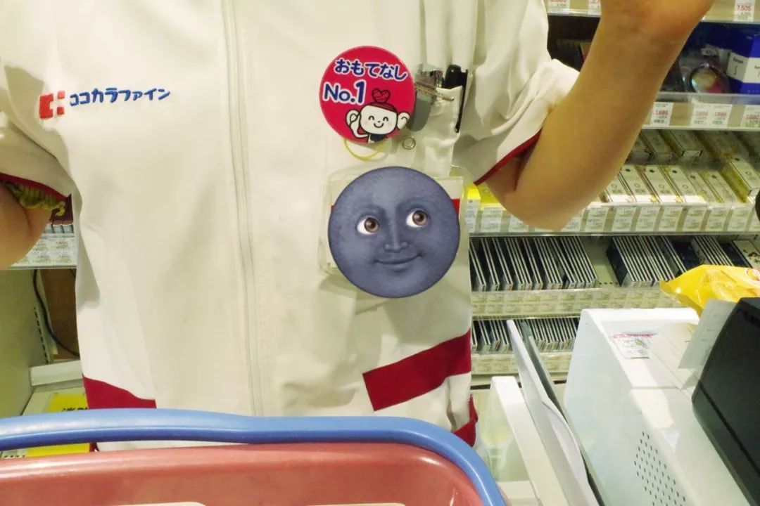 店内都是中文,近一半服务员说汉语!熟知日本药妆*规则潜**,不掉坑