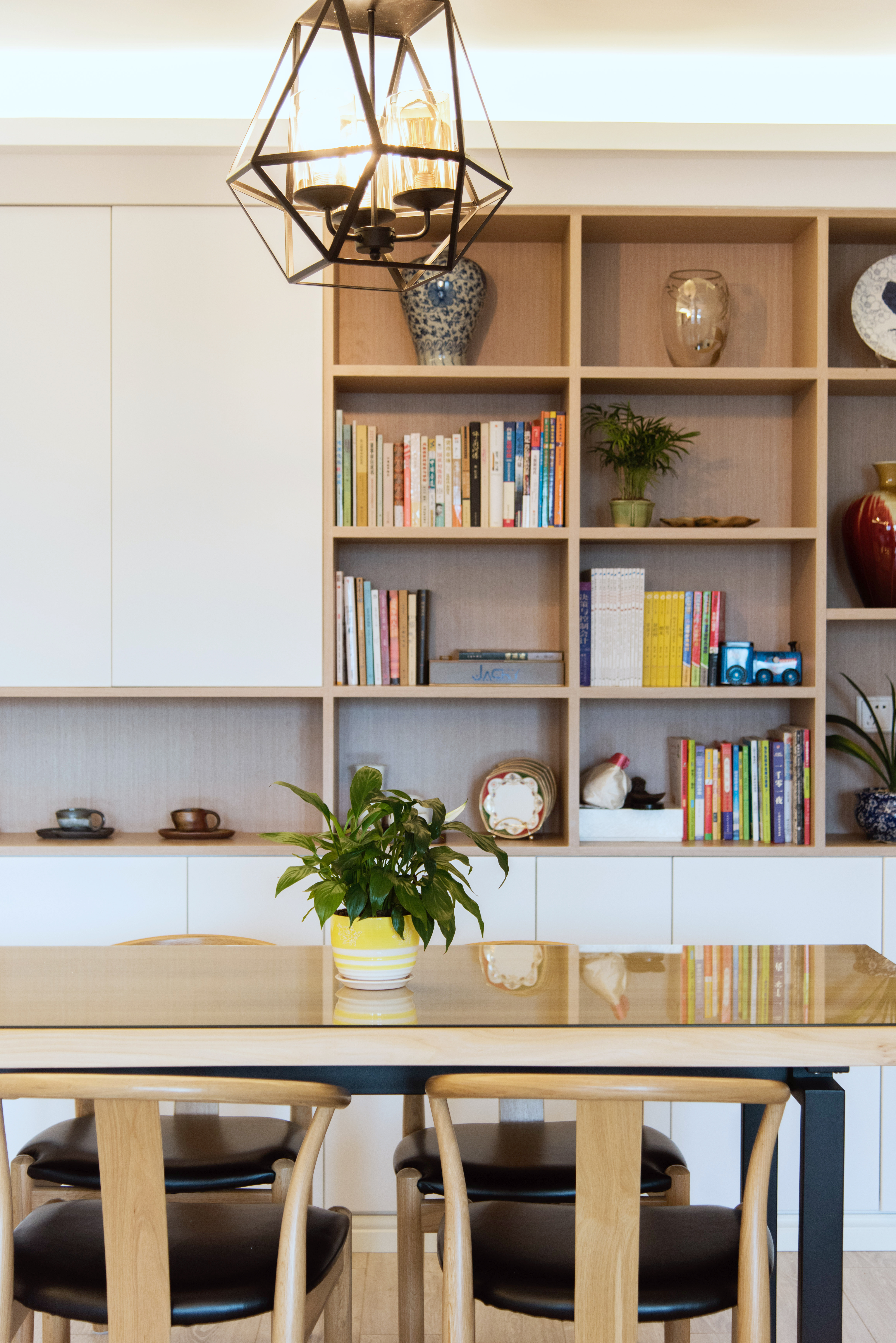 现代简约居所营造向往的生活,简约雅致住宅归于宁静的惬意之居