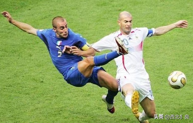 他是传统与现代足球的结合体,更是清道夫与B2B的综合体